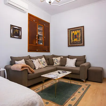 Center - Zogu I Boulevard Apartament