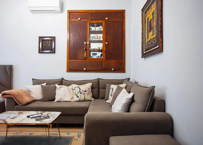 Center - Zogu I Boulevard * 티라나